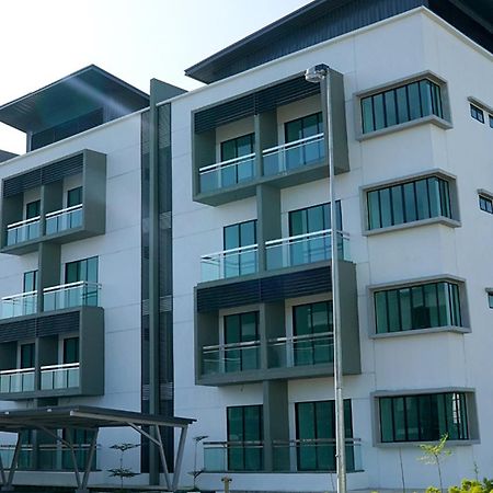 Faiz Homestay Kuching Exterior photo